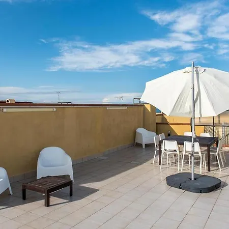 M285 - Marcelli, Comodo Trilocale Con Terrazzo