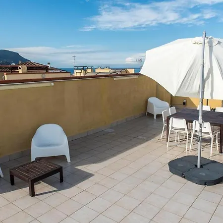 M285 - Marcelli, Comodo Trilocale Con Terrazzo * Marcelli